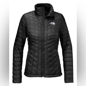 The North Face women's Thermoball Full Zip Jacket in black size XS